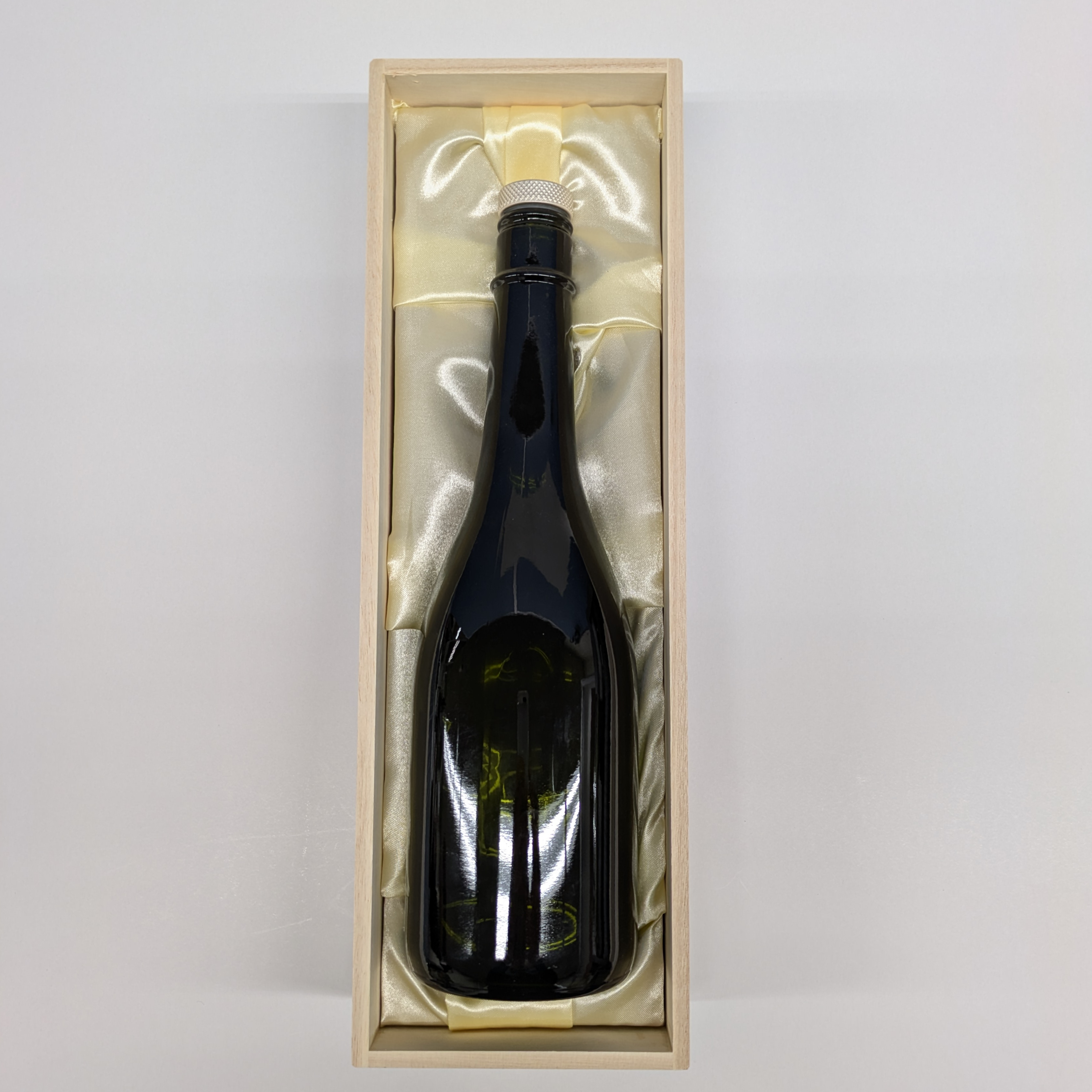 720ml用桐箱サテン台紙付_メイン2